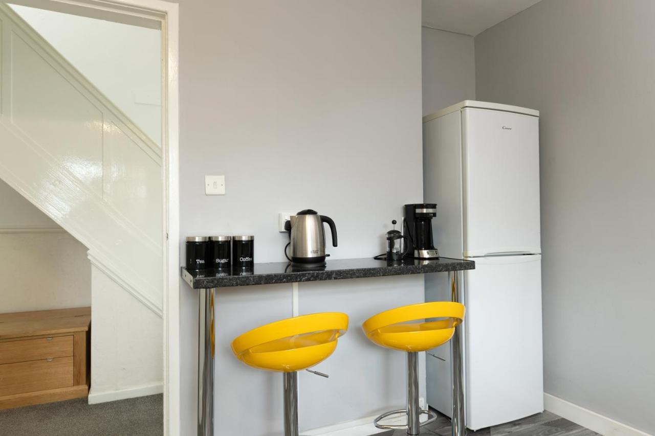 Taylor House Contractors Welcome Off Street Parking For Vans Дарем Экстерьер фото